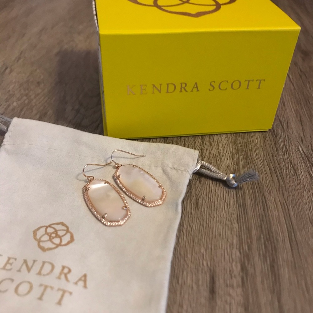 Elle Lux Kendra Scott Earrings